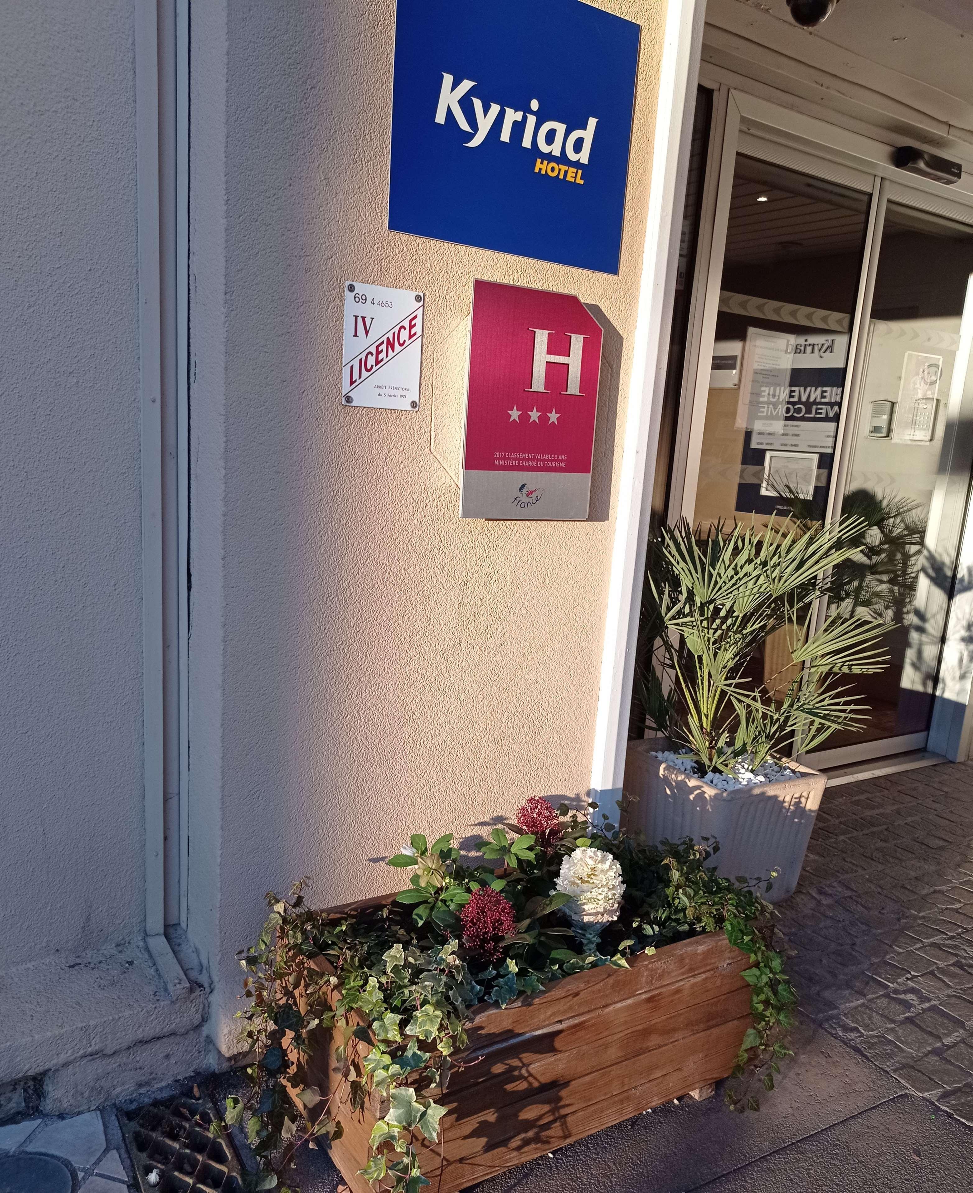 Kyriad Villefranche Sur Saone Экстерьер фото